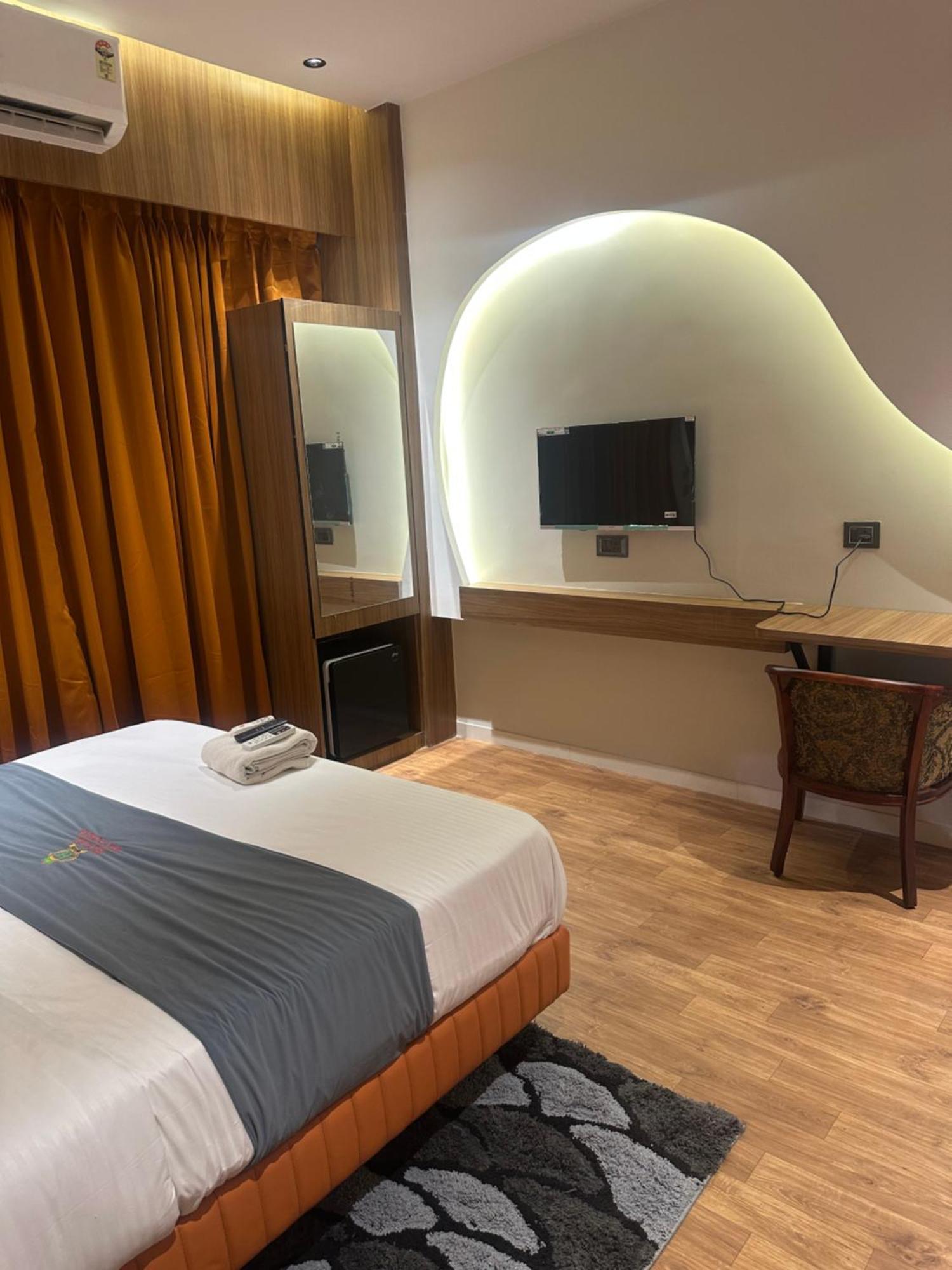 סוראט Hotel Victoria Prime מראה חיצוני תמונה