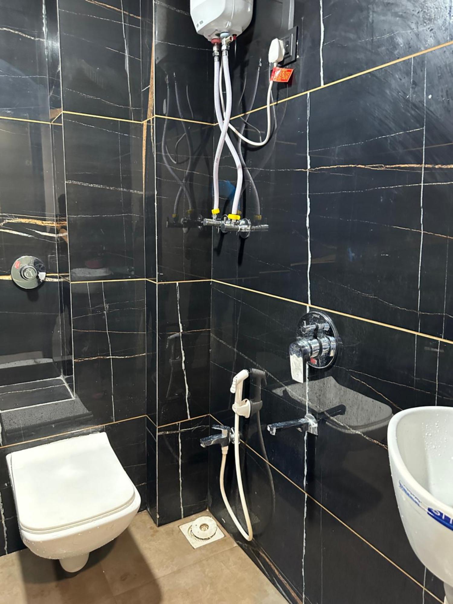 סוראט Hotel Victoria Prime מראה חיצוני תמונה
