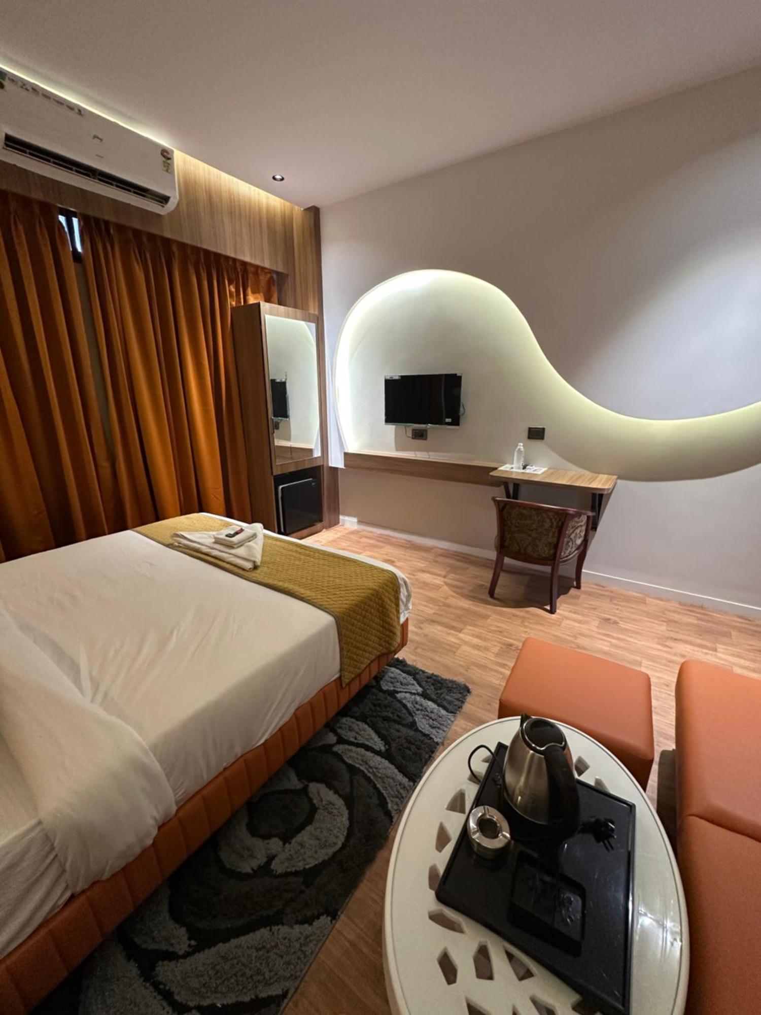 סוראט Hotel Victoria Prime מראה חיצוני תמונה