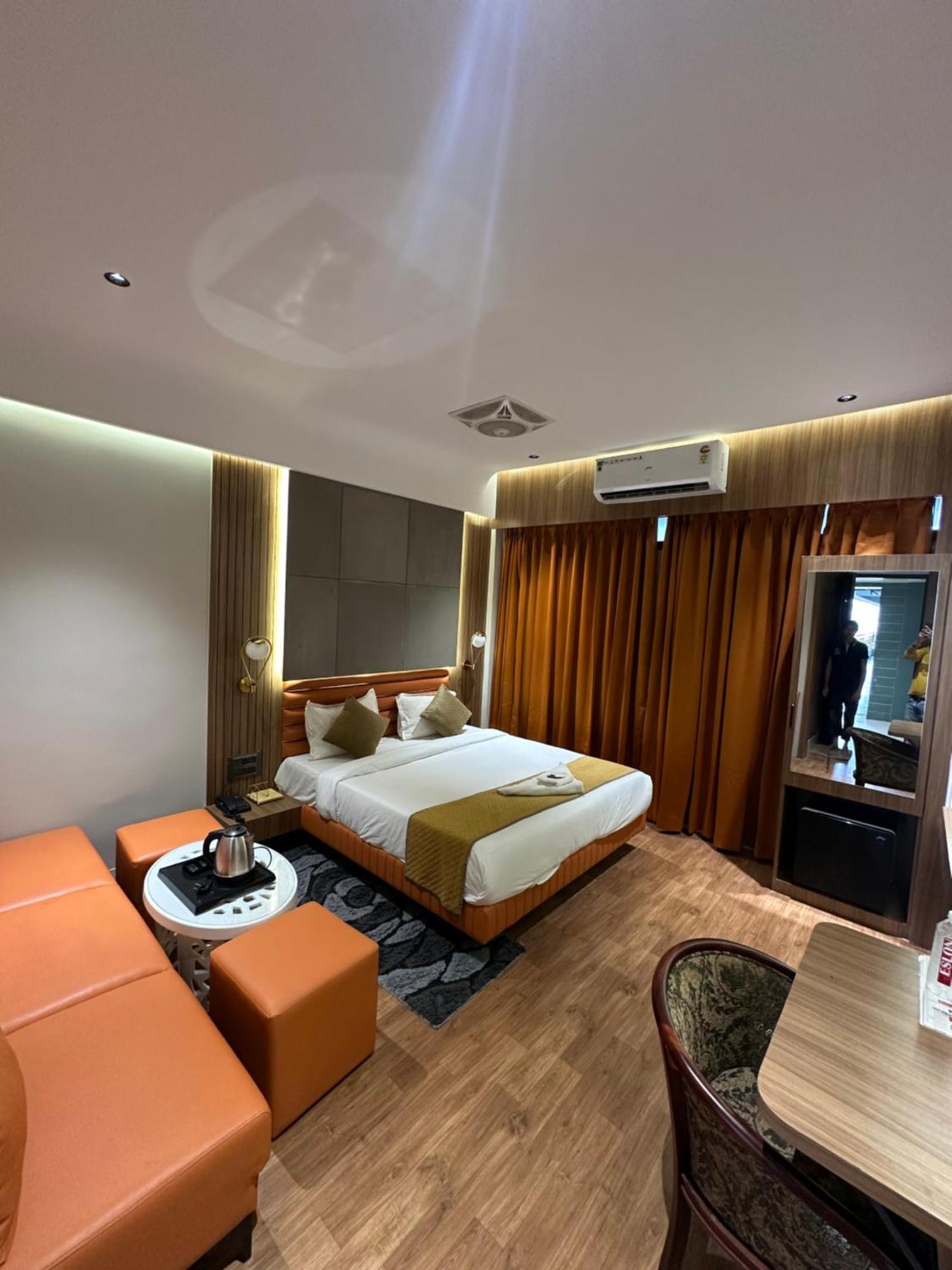 סוראט Hotel Victoria Prime מראה חיצוני תמונה